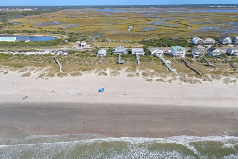 Fairwinds by Oak Island Accommodations House in Caswell Beach