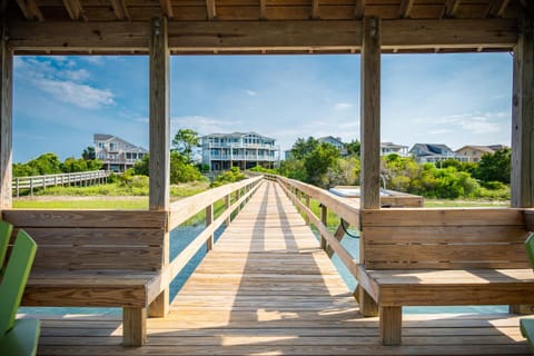 Pier Pleasure by Oak Island Accommodations House in Oak Island