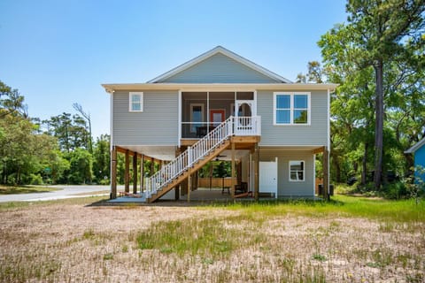 Pawsitively Paradise by Oak Island Accommodations Haus in Oak Island
