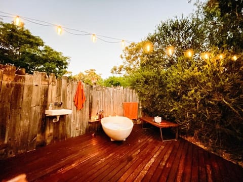 Luxury 6 metre Bell Tent & Outdoor Bathroom, WIFI, TV and firepit, Luxury tent in Mandurah