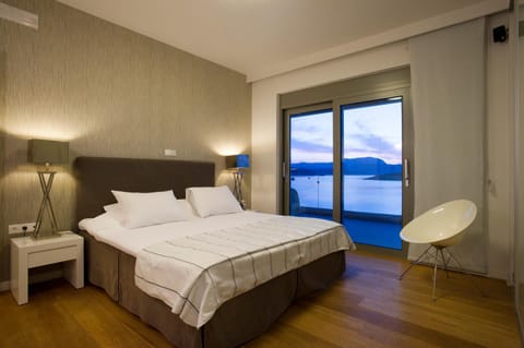 Bed, Photo of the whole room, Bedroom, Sea view