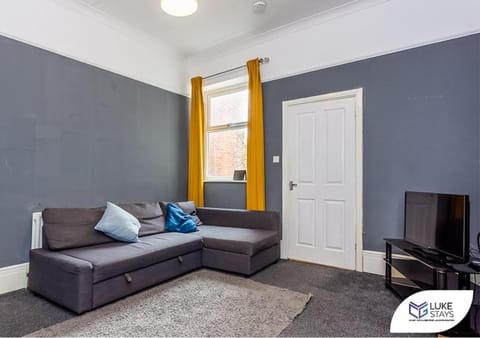 Luke Stays - Brandling Street Apartment in Sunderland