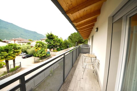 Balcony/Terrace, Mountain view