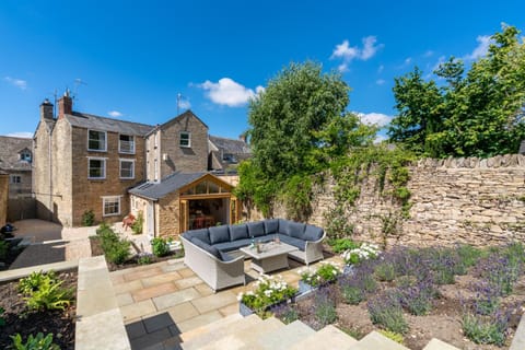 Merchant House House in West Oxfordshire District