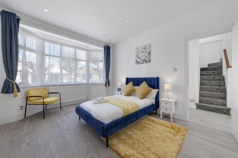 Flourish Apartments - Marlborough House - Ilford Condo in Ilford