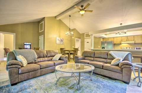 Osage Beach Retreat in Margaritaville Lake Resort! House in Lake of the Ozarks