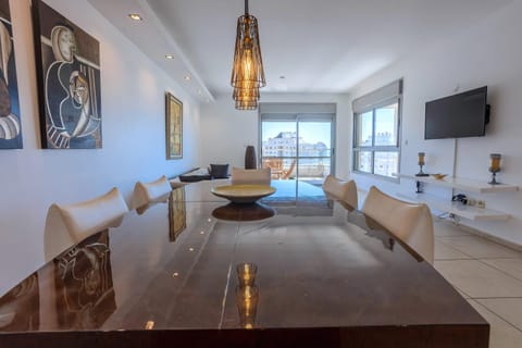 Luxury Marina 4BR apartment by Airsuite Apartment in South District