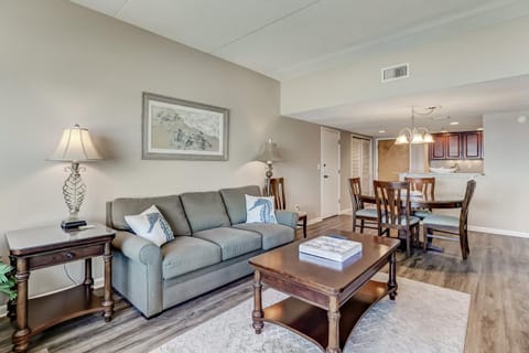 Atlantic Ocean View Condo with Private Balcony and Access to Beachside Pool condo Condominio in Amelia Island