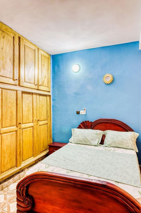 Beautiful- 1 Bedroom Apartment - Parking on site Eigentumswohnung in Douala
