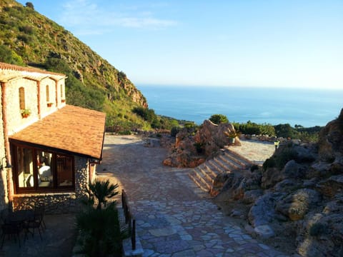 Facade/entrance, View (from property/room)