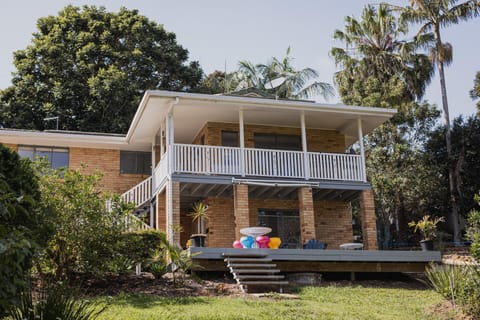 Property building, Patio, Spring, Day, Garden, Balcony/Terrace, Garden view