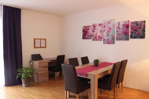 City-Appartement 3.2. Condo in Zwickau