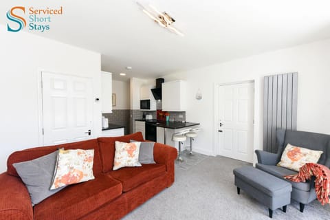 Two bedroom ground floor apartment near the beach Apartment in Margate