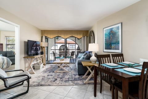 The Angler's Cove Condo - Beautiful 5th Floor with Views of Factory Bay House in Marco Island