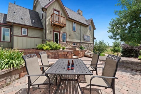 Welcome to Sunrise Ranch! Amazing Mountain Views! House in Fort Collins