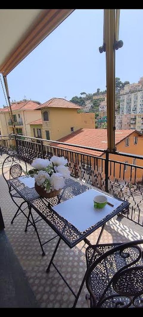 Property building, Patio, View (from property/room), View (from property/room), Balcony/Terrace, Balcony/Terrace, Photo of the whole room, City view, Landmark view, Landmark view, Quiet street view