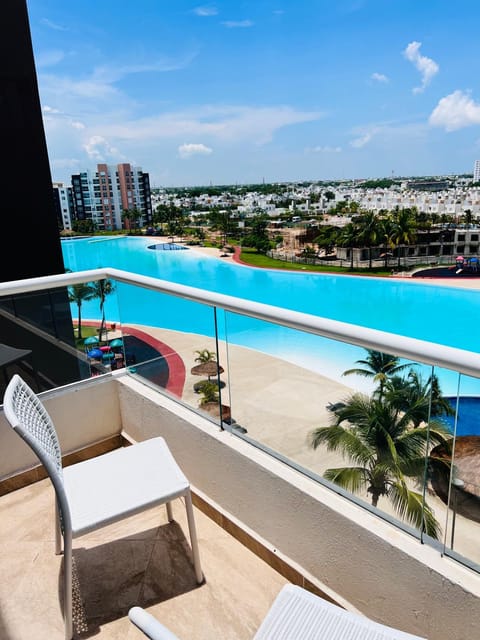 Balcony/Terrace, Swimming pool