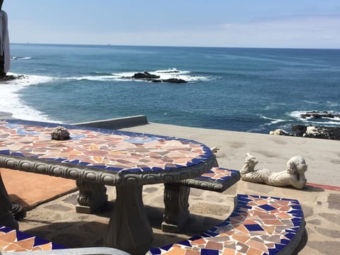 Ocean Front Villa sleeps 6-15 (24hr gated community/private community) beach access Alojamiento y desayuno in Tijuana