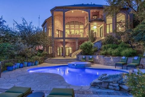 Austin Luxury Retreat Haus in Lake Austin