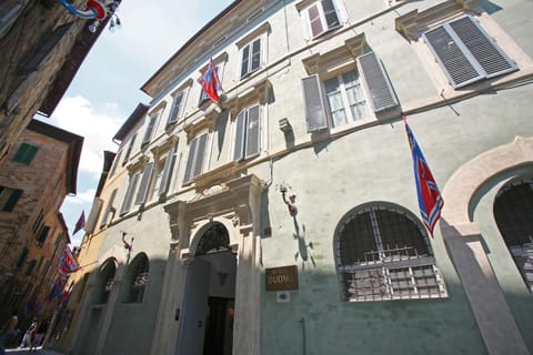 Facade/entrance, Facade/entrance