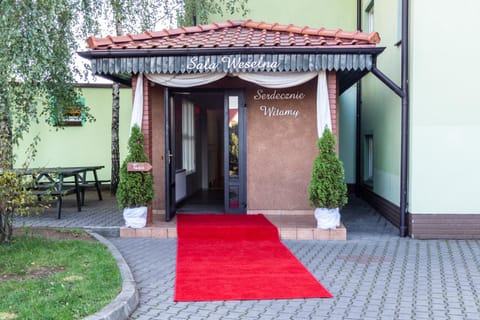 Dworek Zacisze Bed and Breakfast in Greater Poland Voivodeship