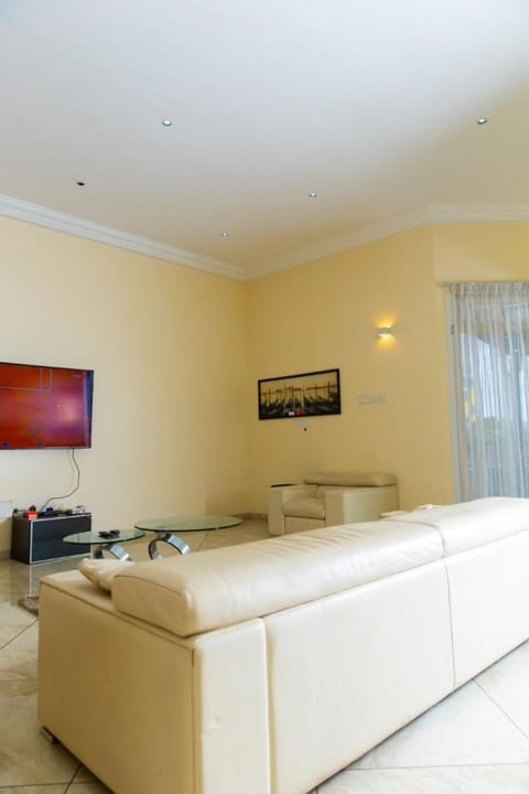 3 bedroom fully furnished Available for Rent Apartment in Accra