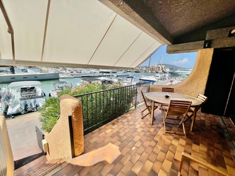 MarinesAppartement-Yachts view, 100m Beach, Fiber Wifi High speed Apartment in Gassin