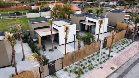 Neighbourhood, Garden, Garden view, Street view