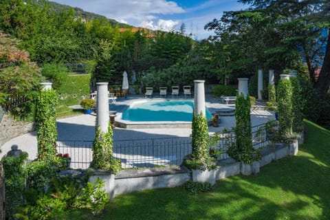 Garden, On site, Swimming pool