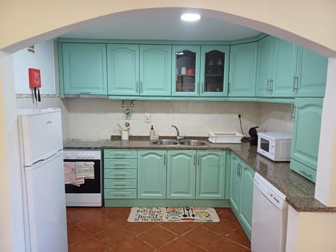 Kitchen or kitchenette, dishwasher, oven, pet friendly, stove, toaster