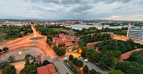 Property building, Neighbourhood, Bird's eye view, Street view, Parking