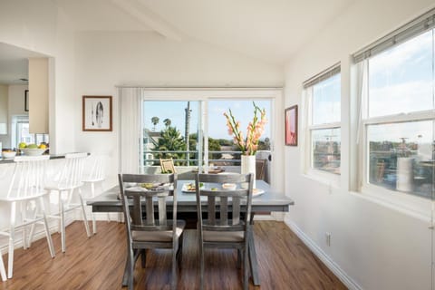 Sonrisa II by AvantStay Home w Views in Pacific Beach Mins to Belmont Park Eigentumswohnung in Pacific Beach