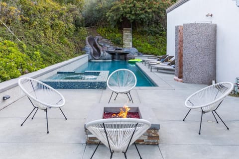 Villa Valencia by AvantStay Entertainers Dream w Outdoor Kitchen Spa Views Casa in La Jolla