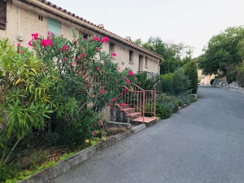 La Lazarenco Piscine Apartment in Sainte-Maxime