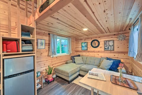 Modern Lynnwood Tiny House 16 Mi to Seattle! Apartment in Lynnwood