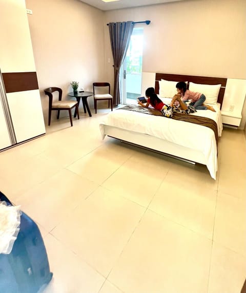 Căn hộ IMPERIAL PLACE TWO BEDROOMS Apartment in Ho Chi Minh City