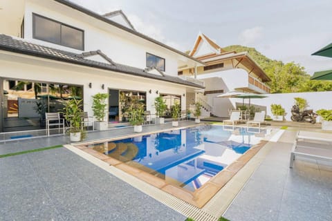 Property building, Swimming pool