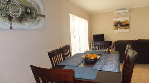 B.R.O.Homes and Villas Chalet in Port Elizabeth