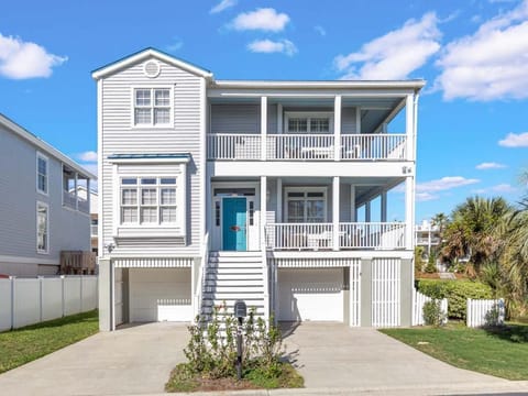 Sunshine and Saltwater House in Tybee Island