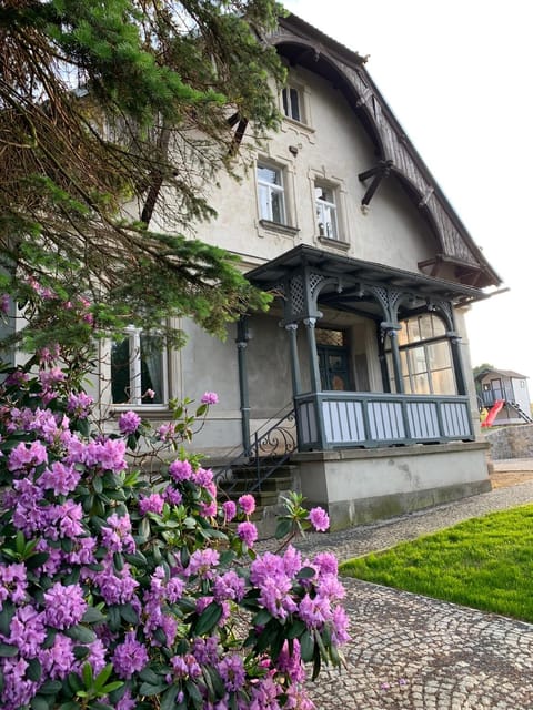 Property building, Facade/entrance, Garden