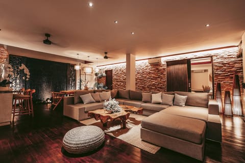 Living room, Seating area