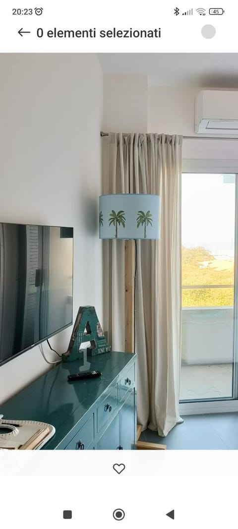 Communal lounge/ TV room, TV and multimedia, hair dresser, air conditioner