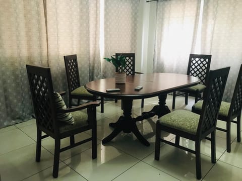 Executive 3 bedroom Apartment Space Available Condo in Accra