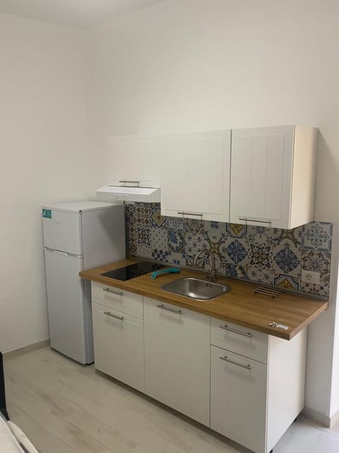 Kitchen or kitchenette, Photo of the whole room, Dining area