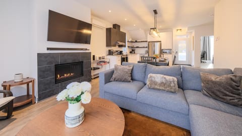 Chalet Listra peace & spa - 16 min to Tremblant House in Mont-Tremblant