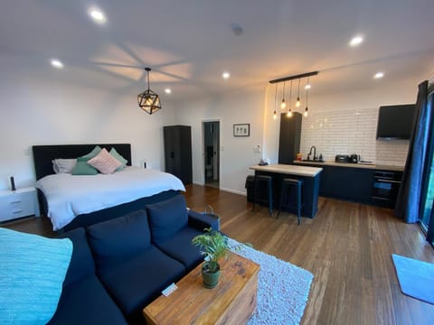 Kosmo’s Studio: City Style in a Retreat Setting! Bed and breakfast in Tamborine Mountain