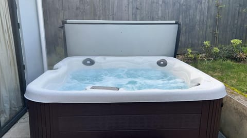 Natural landscape, Hot Tub