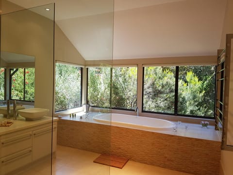 Jarrah Grove Forest Retreat Chalet in Witchcliffe