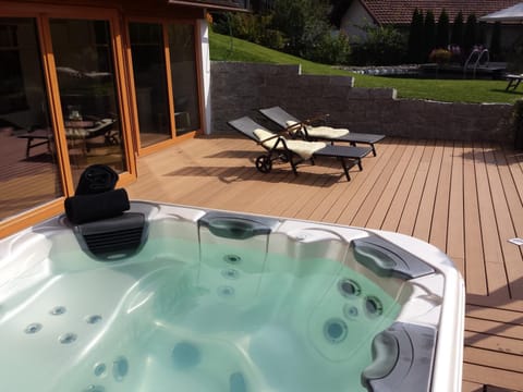 Hot Tub, Sauna, Solarium, Open Air Bath