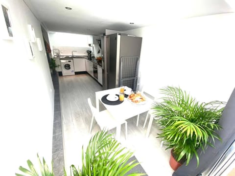 Jolie appartement individuel, dans un quartier calme très proche de la plage. Apartment in Hendaye